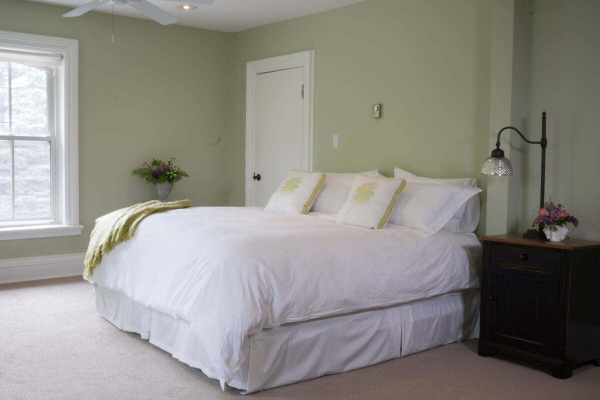 Deluxe Suite, 1 Bedroom, Garden View (Avonmora) | Premium bedding, individually decorated, blackout curtains