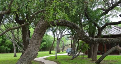 Live Oaks Bed and Breakfast