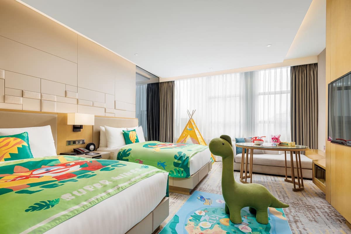 Chambre, 2 lits une place | Couette en duvet d'oie, minibar, coffres-forts dans les chambres