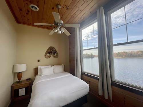 Hanging Horn Lakeside Resort