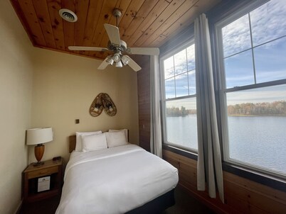 Hanging Horn Lakeside Resort