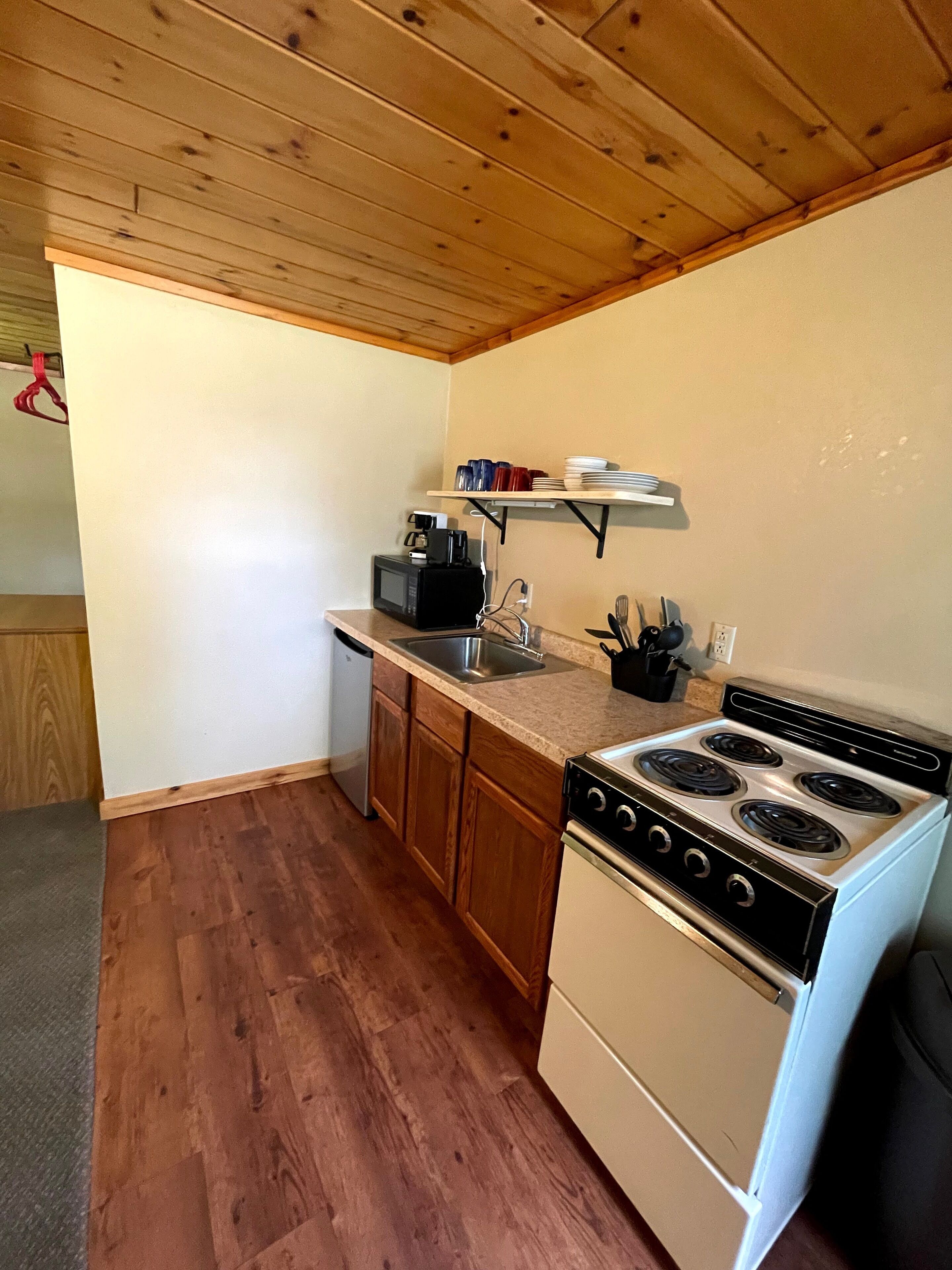 family cabin, multiple beds | private kitchen | mini-fridge, microwave, coffee/tea maker
