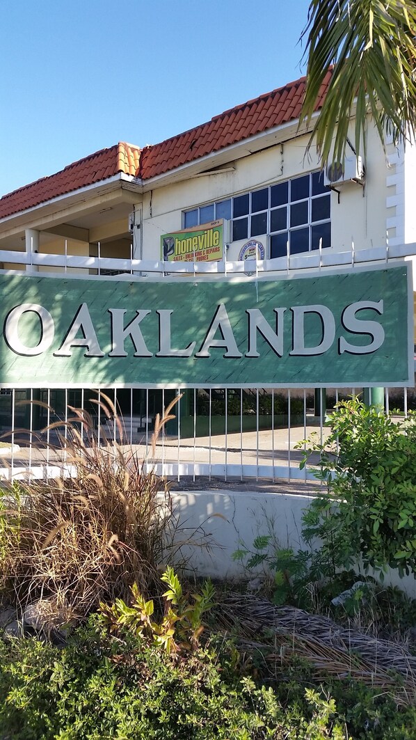 Aerial view - Oasis at Oaklands (Kingston)