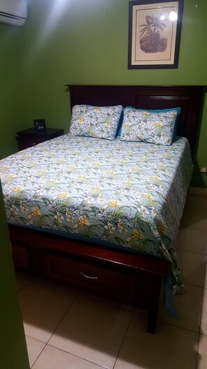 Comfort Apartment | 1 bedroom, Egyptian cotton sheets, premium bedding, blackout drapes - Oasis at Oaklands (Kingston)