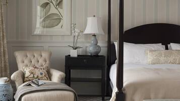 Minibar, desk, iron/ironing board, free WiFi