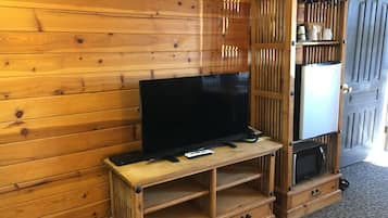 Verdunkelungsvorhänge, schallisolierte Zimmer, Bügeleisen/Bügelbrett