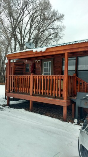 Ferienhütte, Kamin (Private Queen C40) | Terrasse/Patio