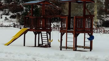 Área de juegos infantiles al aire libre