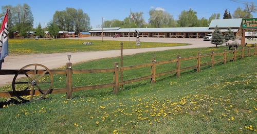Chama River Bend Lodge