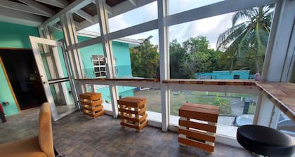 Bamboleo Inn Belize