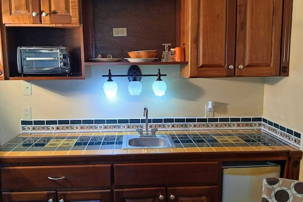 Comfort Studio, Multiple Beds | Private kitchen | Fridge, microwave, cookware/dishes/utensils