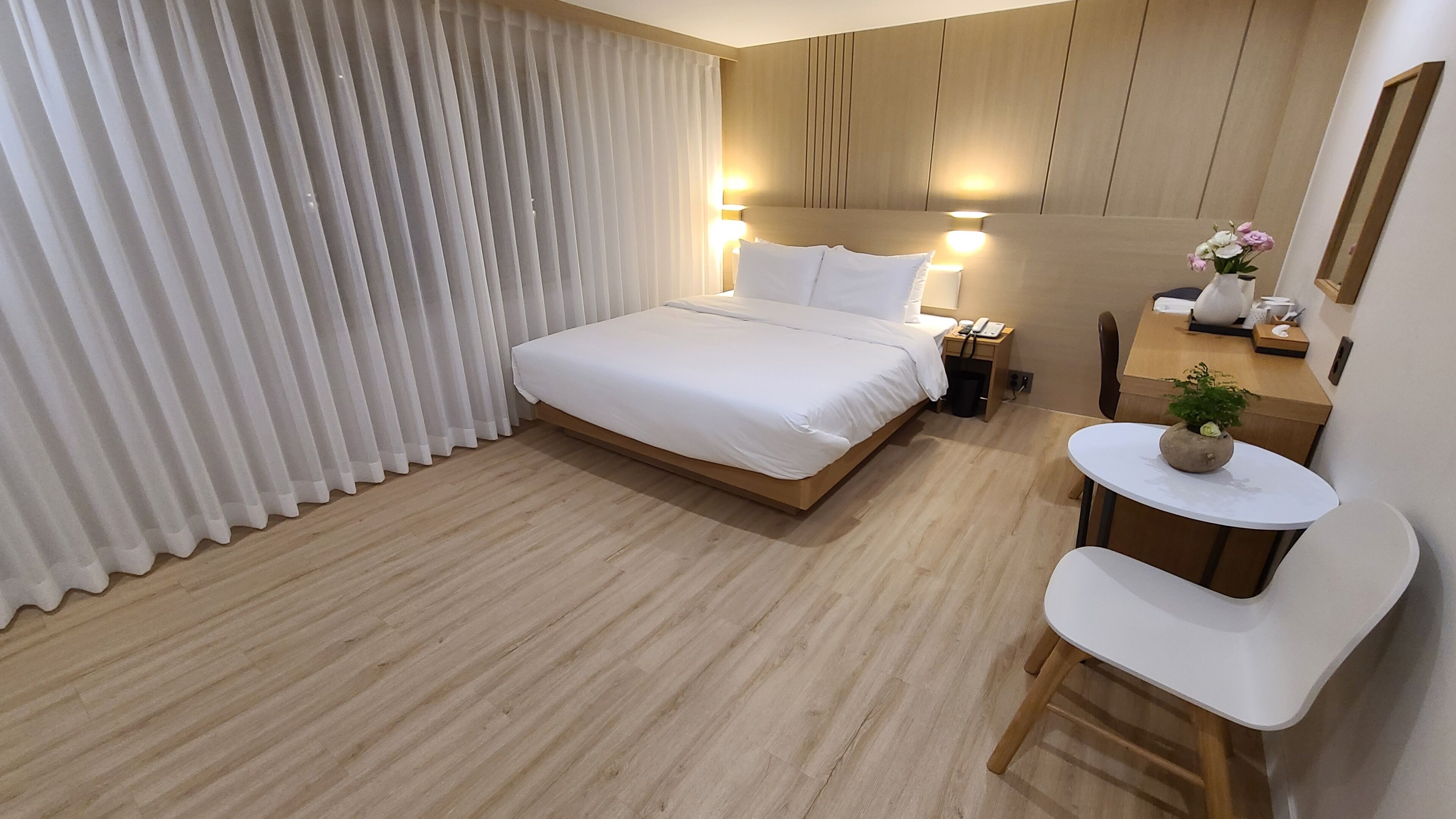 deluxe double room | soundproofing, free wifi