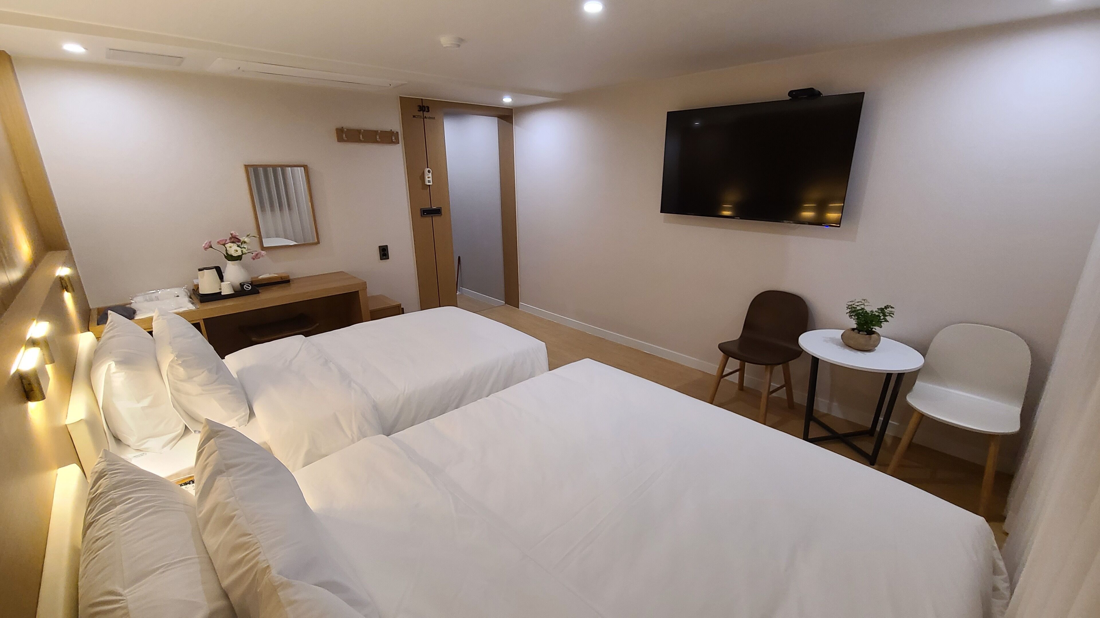 deluxe twin room | soundproofing, free wifi