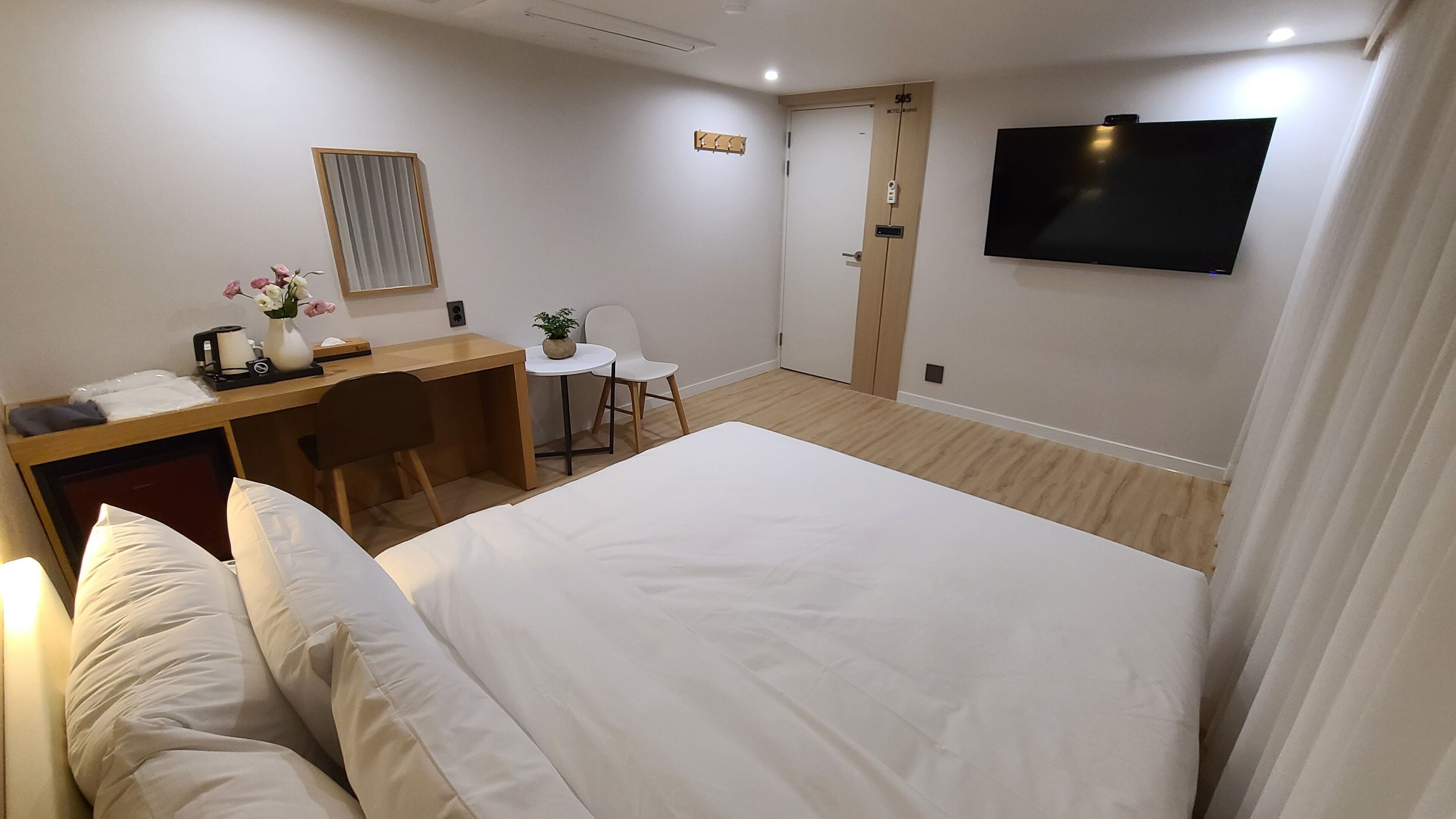 deluxe double room | soundproofing, free wifi
