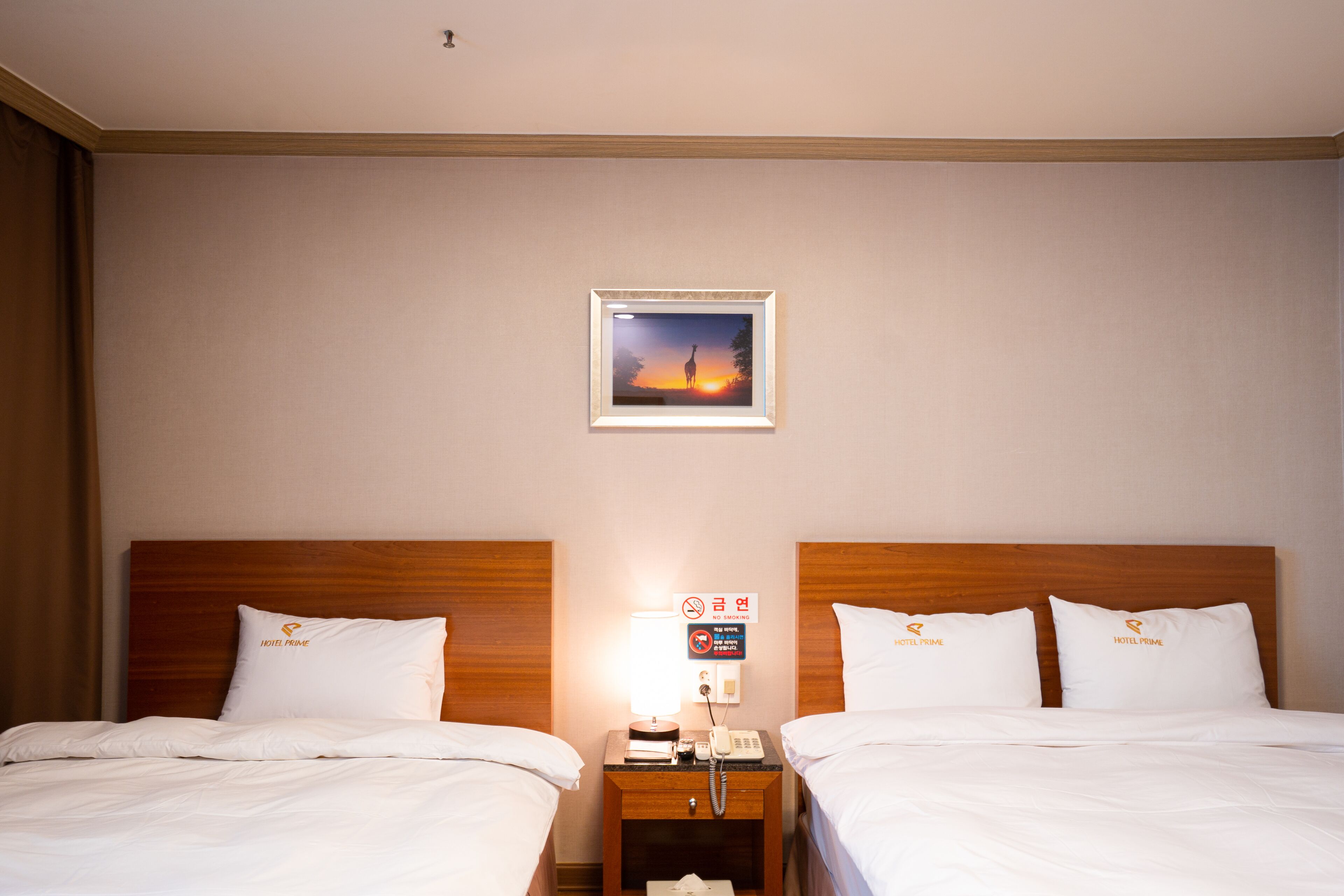 deluxe twin room (breakfast for 2, free netflix+youtube) | premium bedding, down duvets, individually furnished, blackout curtains