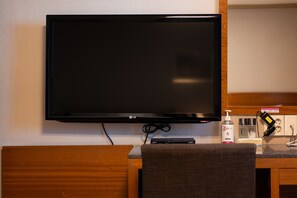 Habitación Deluxe con 2 camas individuales (Breakfast for 2, Free Netflix+Youtube) | Ropa de cama de alta calidad, edredón y muebles diferentes 