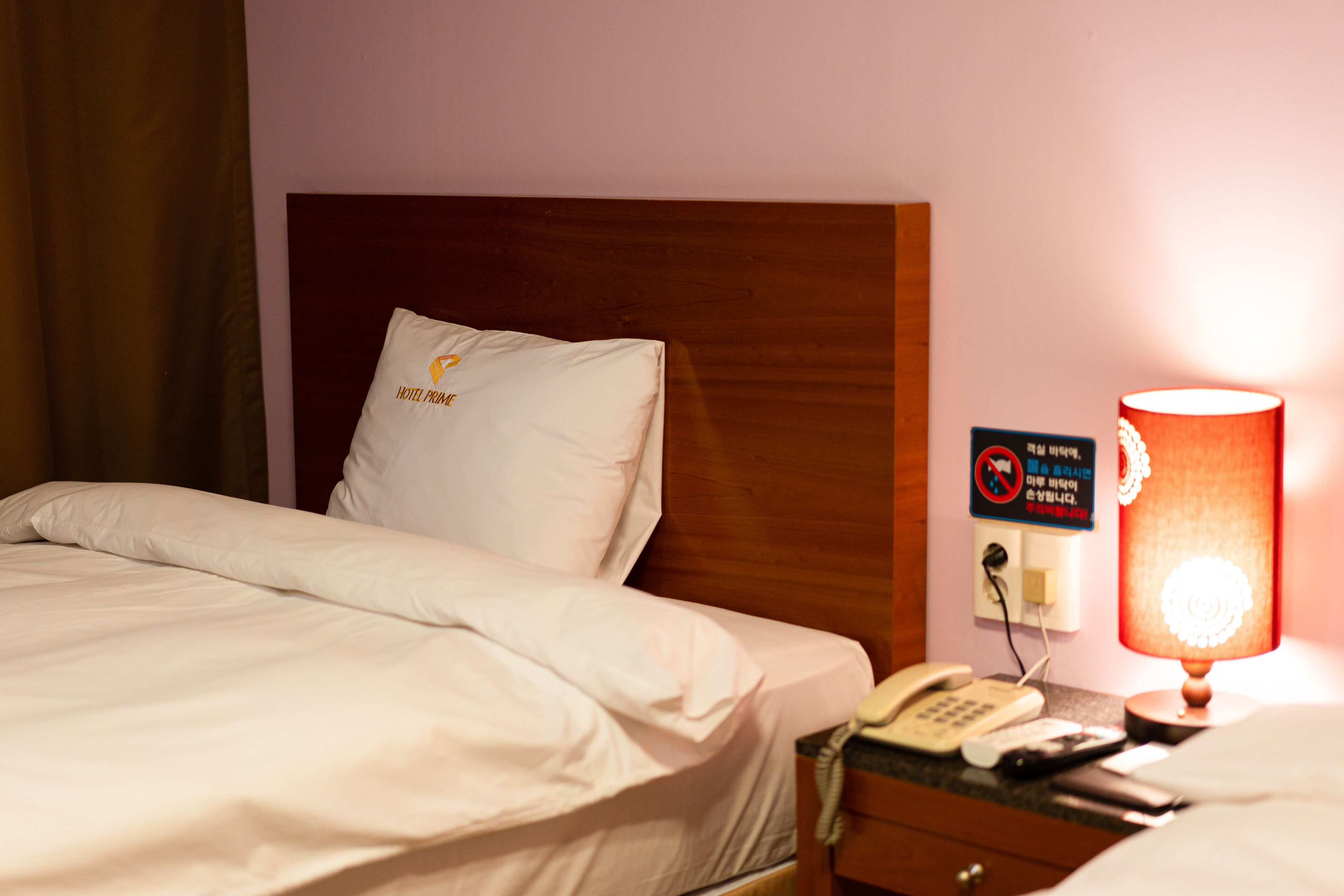 standard room (breakfast for 2, free netflix+youtube) | terrace/patio