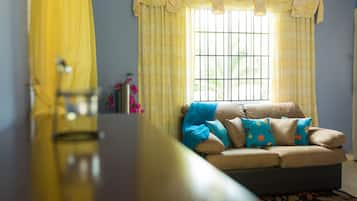 Apartment, 1 Bedroom, Kitchen, Mountain View | Living room | 50-inch flat-screen TV with cable channels, TV, DVD player