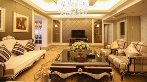 Flat-screen TV - Country Garden Phoenix Hotel Shenyang (Shenyang)