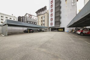 Free self parking, free valet parking - Number25 Hotel (Busan)