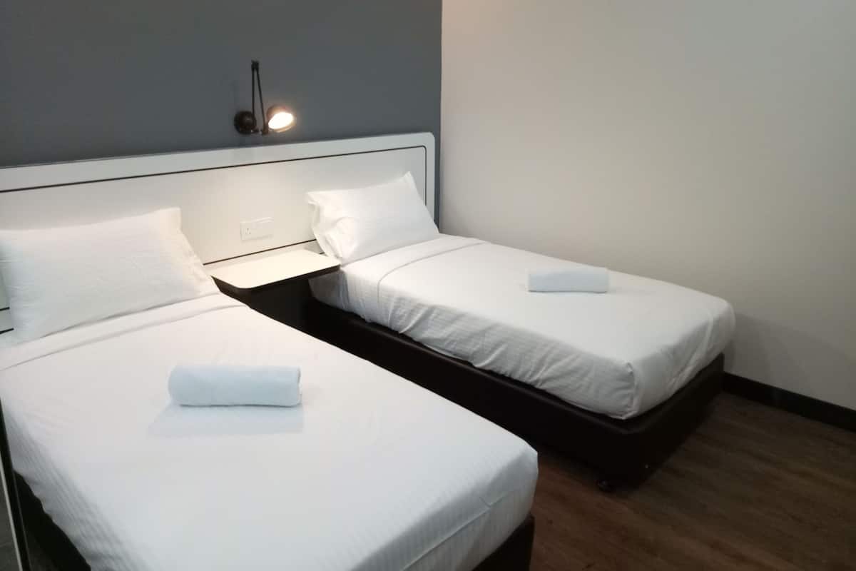 Deluxe-Zweibettzimmer | Schreibtisch, Bügeleisen/Bügelbrett, kostenloses WLAN