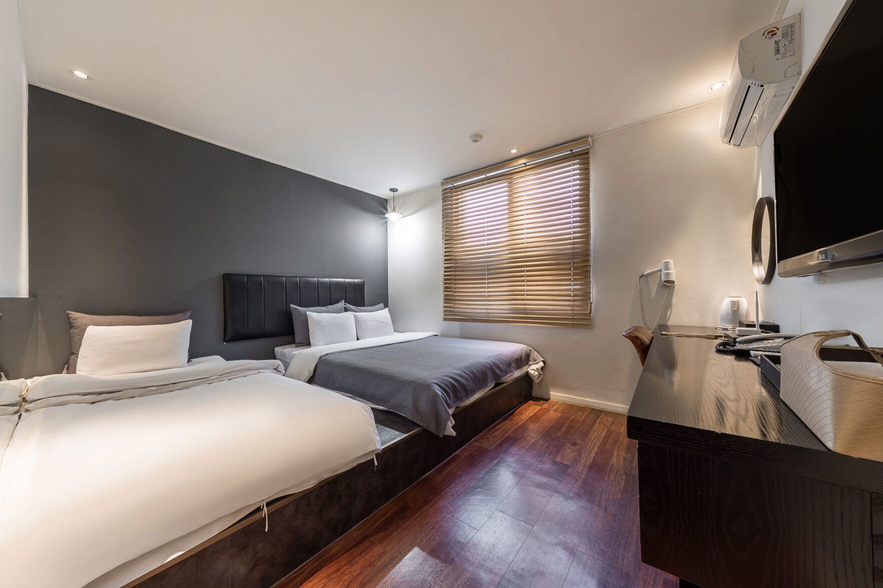Individually furnished, desk, soundproofing, free WiFi