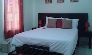 Standard Double Room | Desk, free WiFi - Inca-Rose Guest House (Francistown)