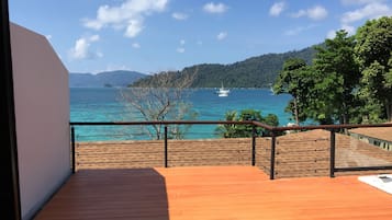 Ocean View Family Suite | Balcony