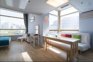 Living area - Seoul Town House (Seoul)