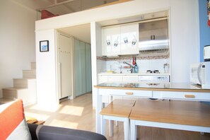 Chambre Économique Double ou avec lits jumeaux | Draps en coton égyptien, couette en duvet d'oie, bureau