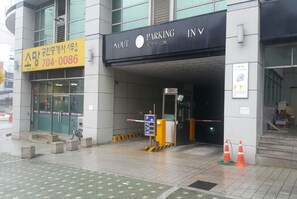 Interior entrance - Seoul Town House (Seoul)