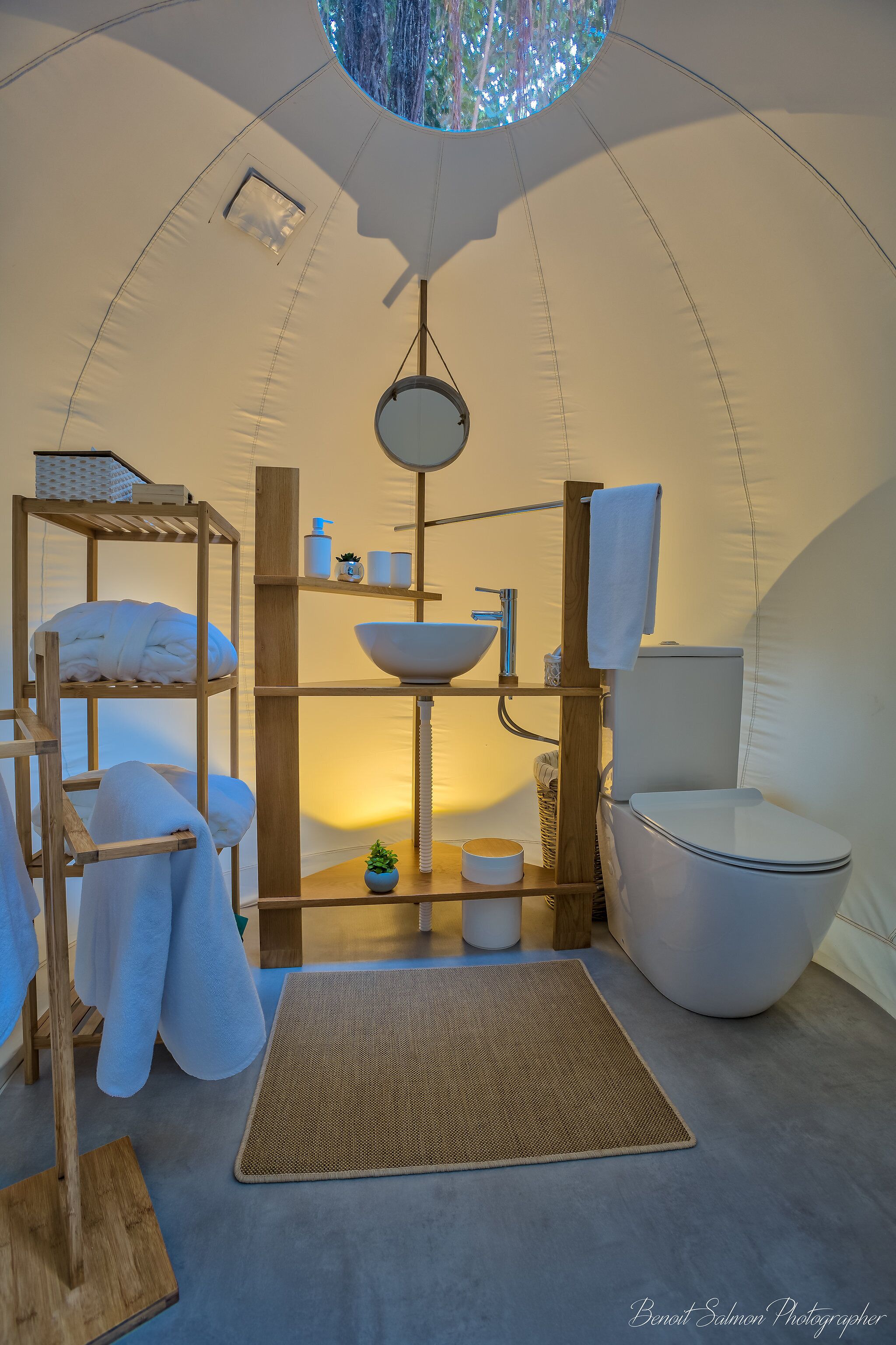 bubble vanilla | bathroom | shower, rainfall showerhead, free toiletries, hair dryer