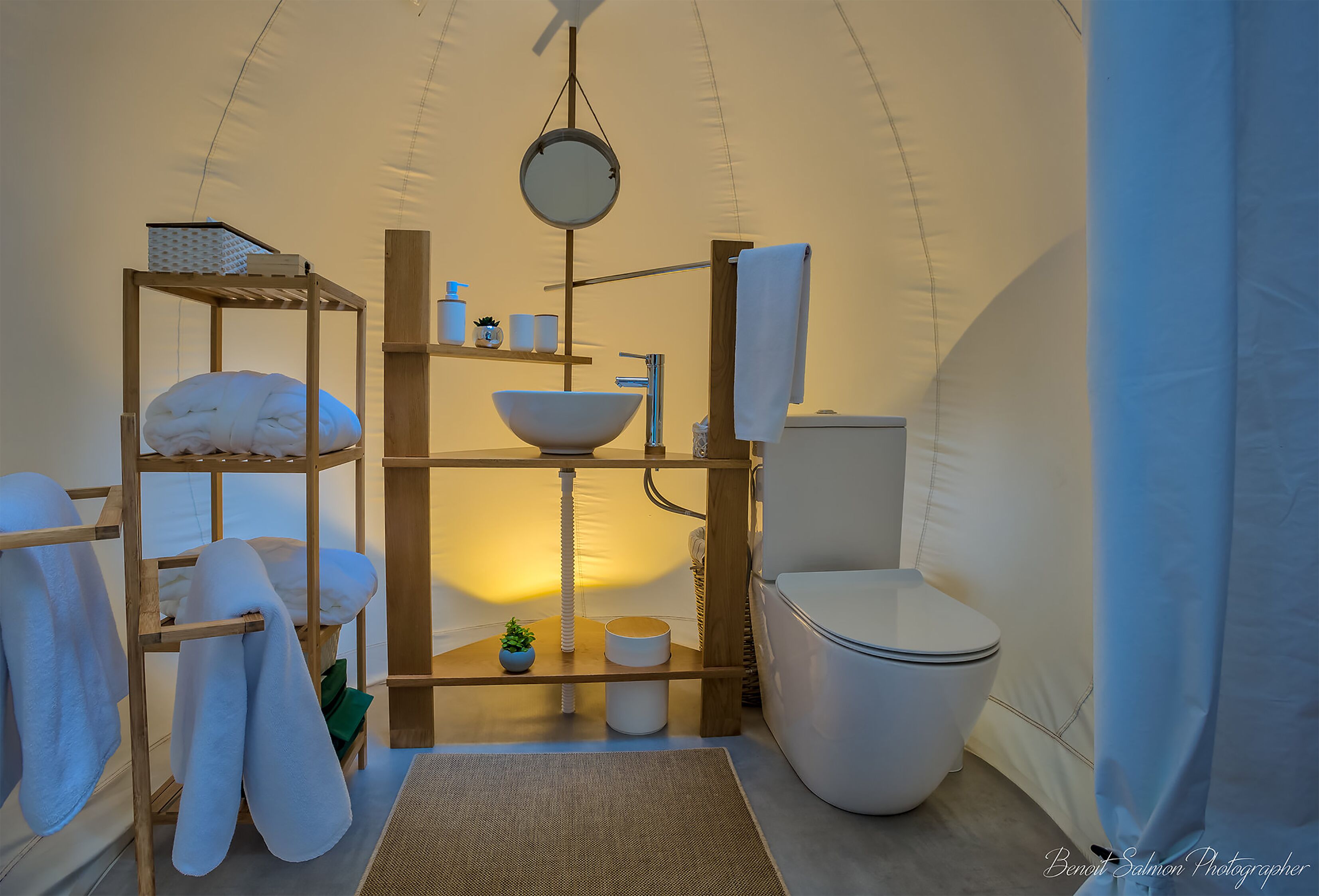 shower, rainfall showerhead, free toiletries, hair dryer