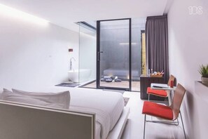 高级开间, 1 张特大床, 无烟房 | 迷你吧、办公桌、遮光窗帘、免费 WiFi