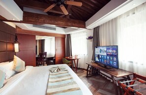Premium bedding, in-room safe, desk, blackout drapes - Yurong West Lake Cottage Resort Hotel (Hangzhou)