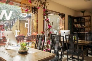 Interior detail - Yurong West Lake Cottage Resort Hotel (Hangzhou)