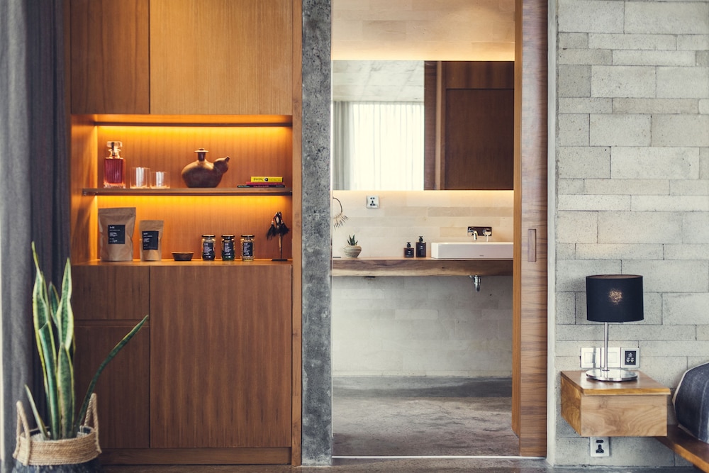 The Slow Kitchen and Bar by null