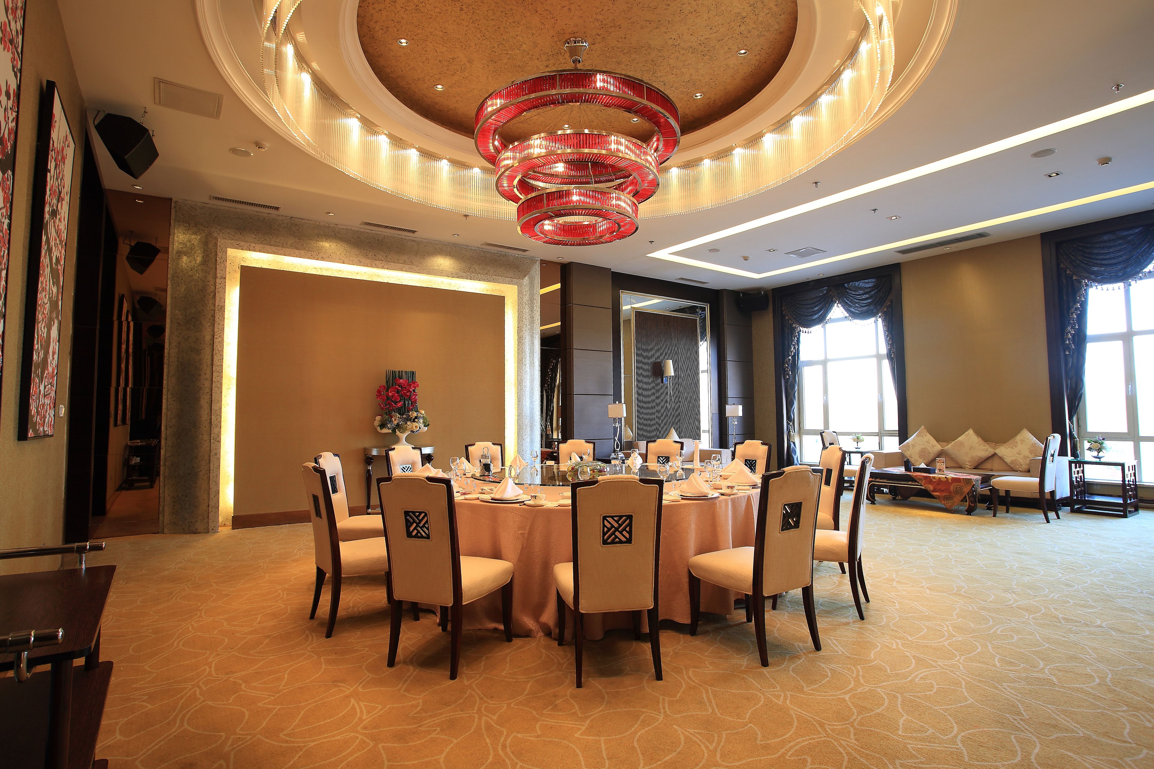 2 restaurants, breakfast, lunch served; local and international cuisine 