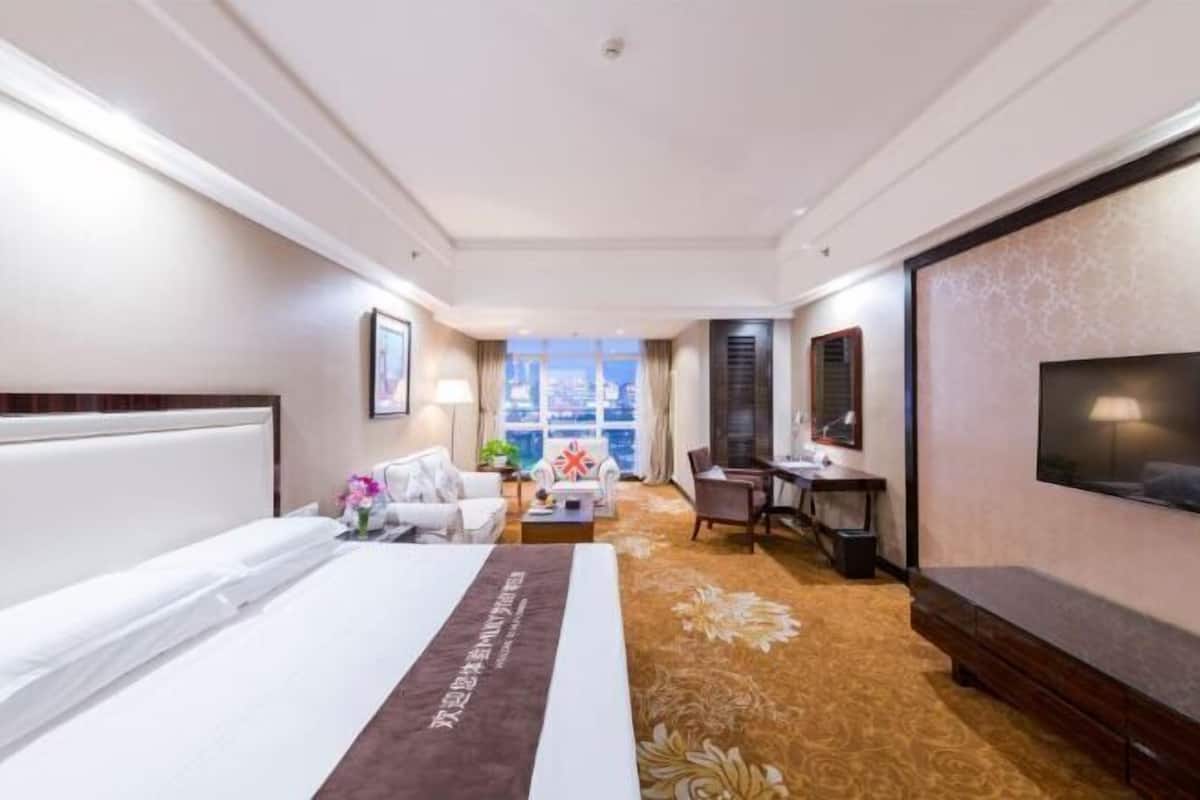 Minibar, in-room safe, desk, blackout curtains