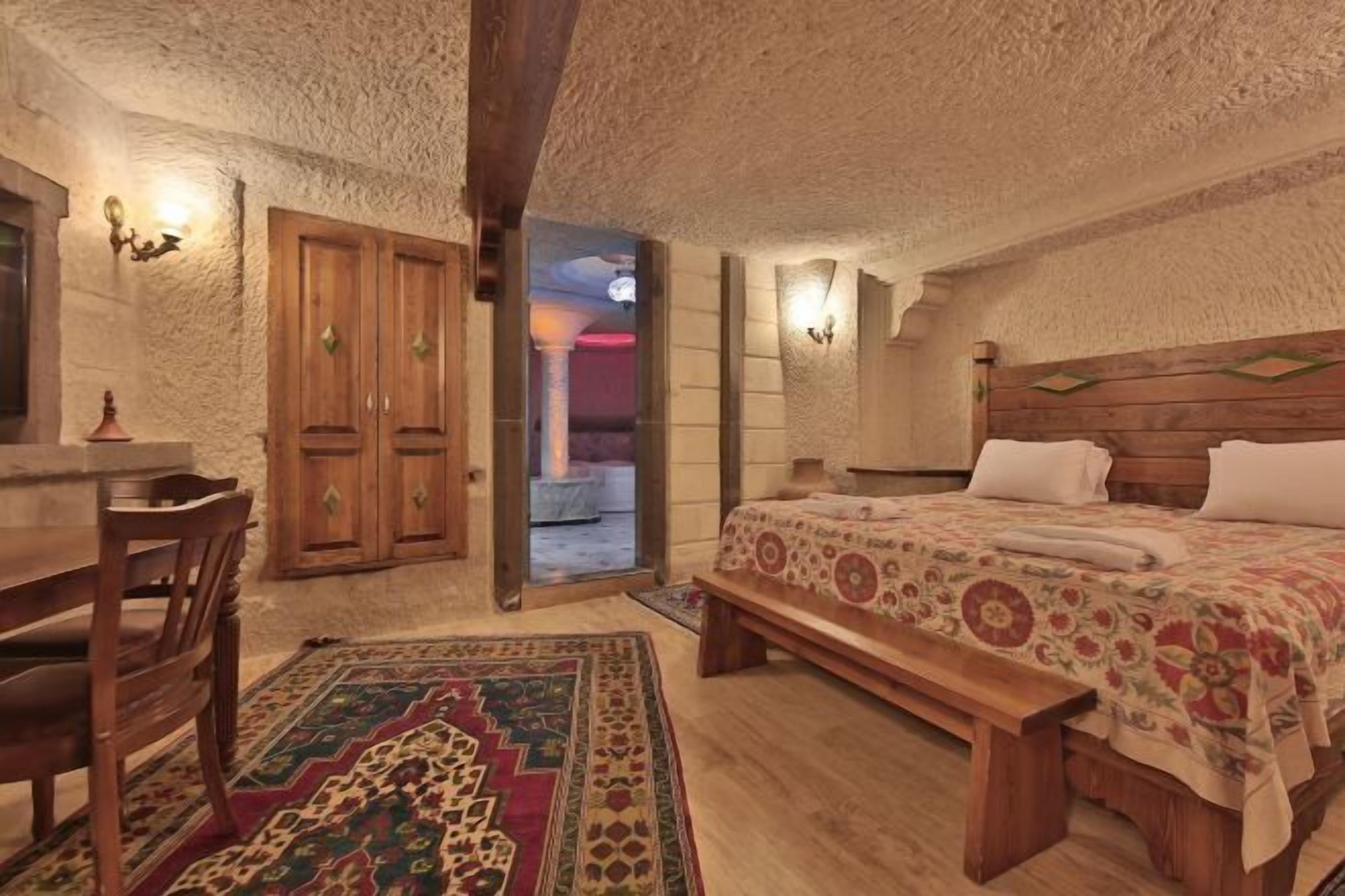 Minibar, decoración personalizada, muebles diferentes y wifi gratis 