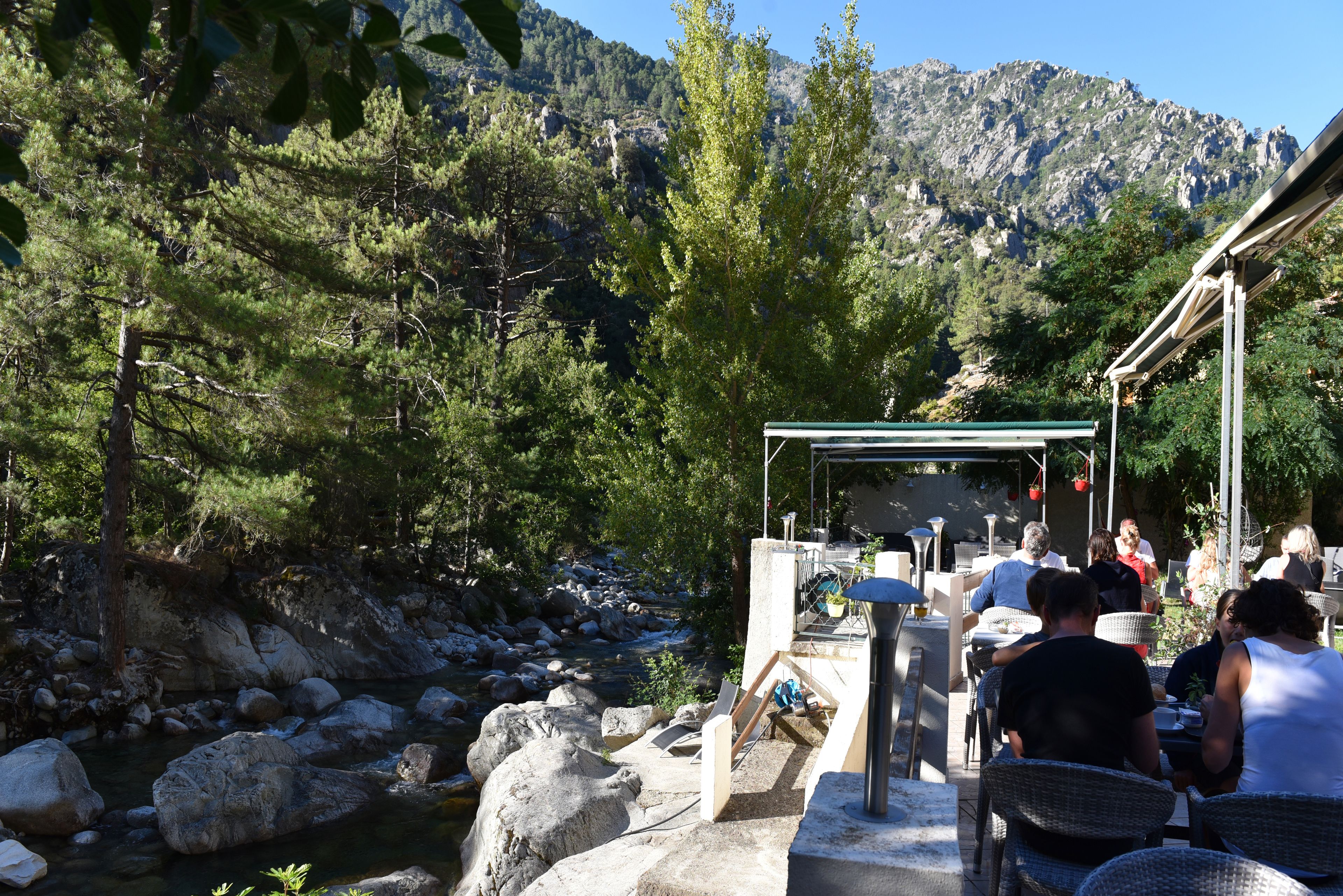 lunch and dinner served, french cuisine