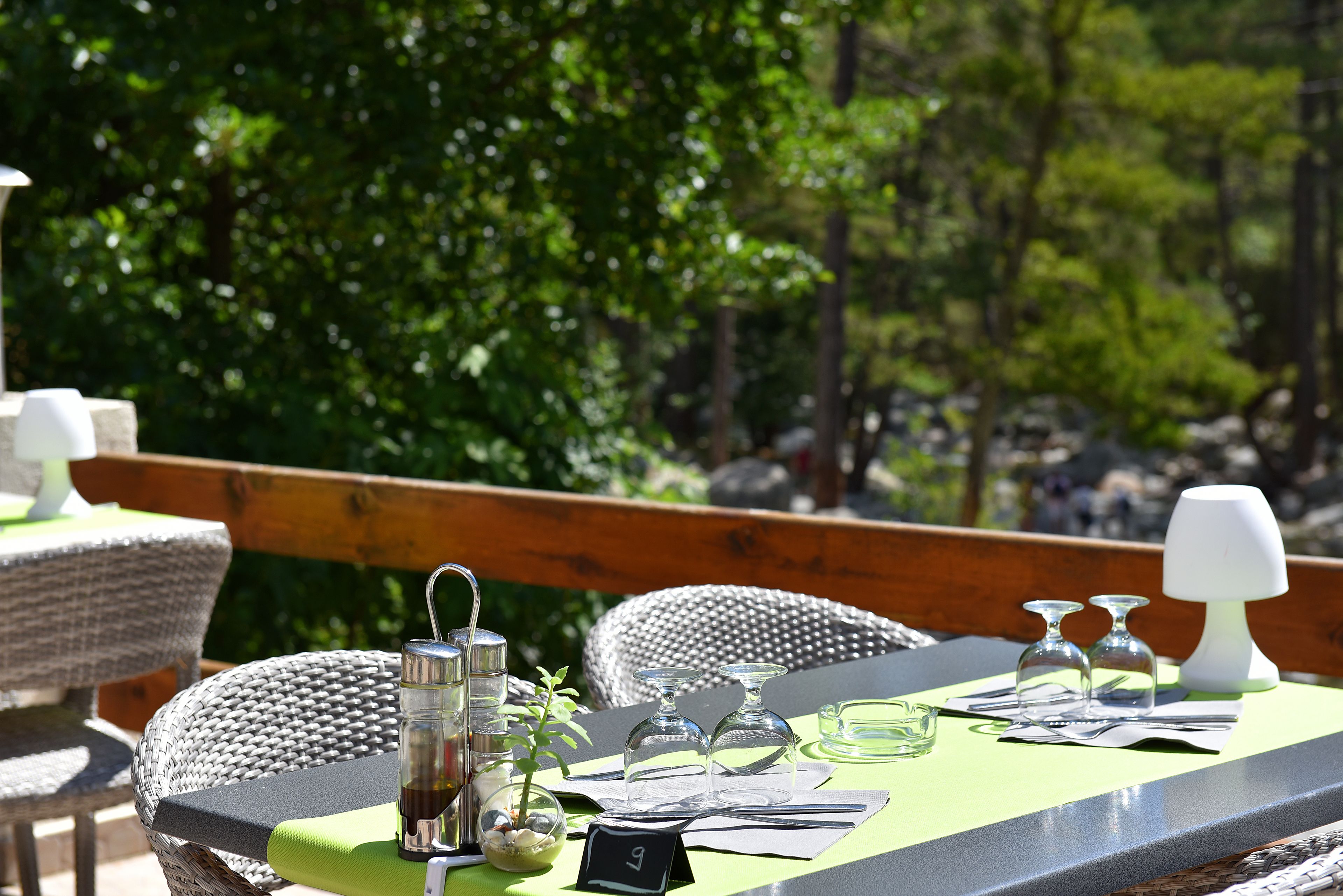 lunch and dinner served, french cuisine