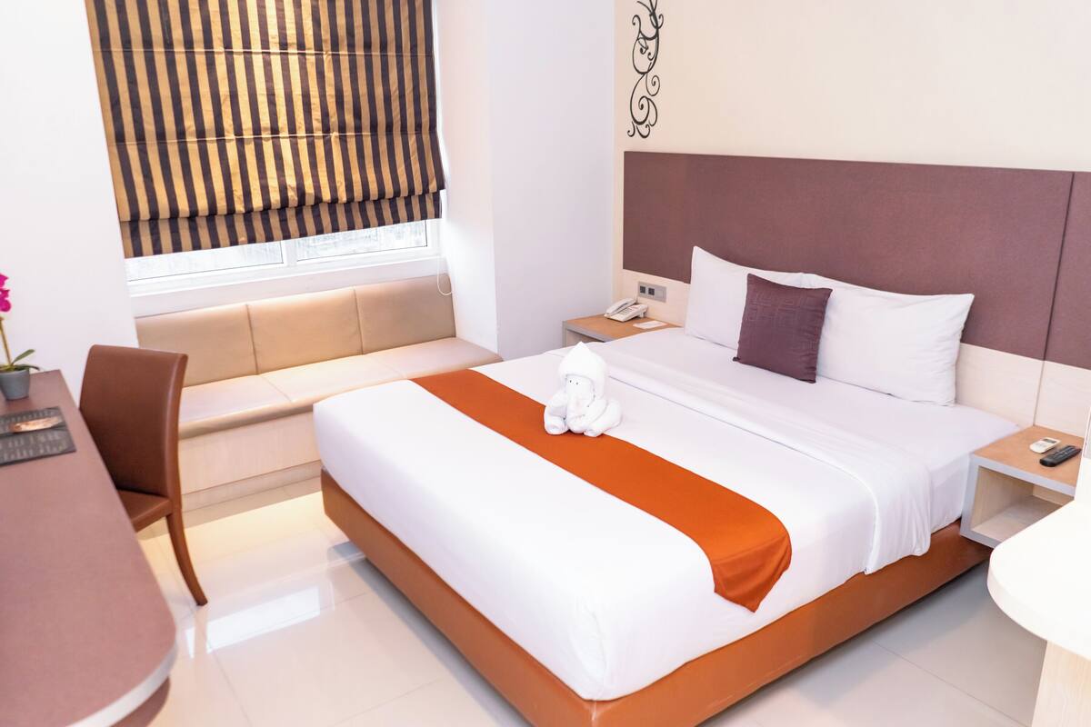 Deluxe with Living Room