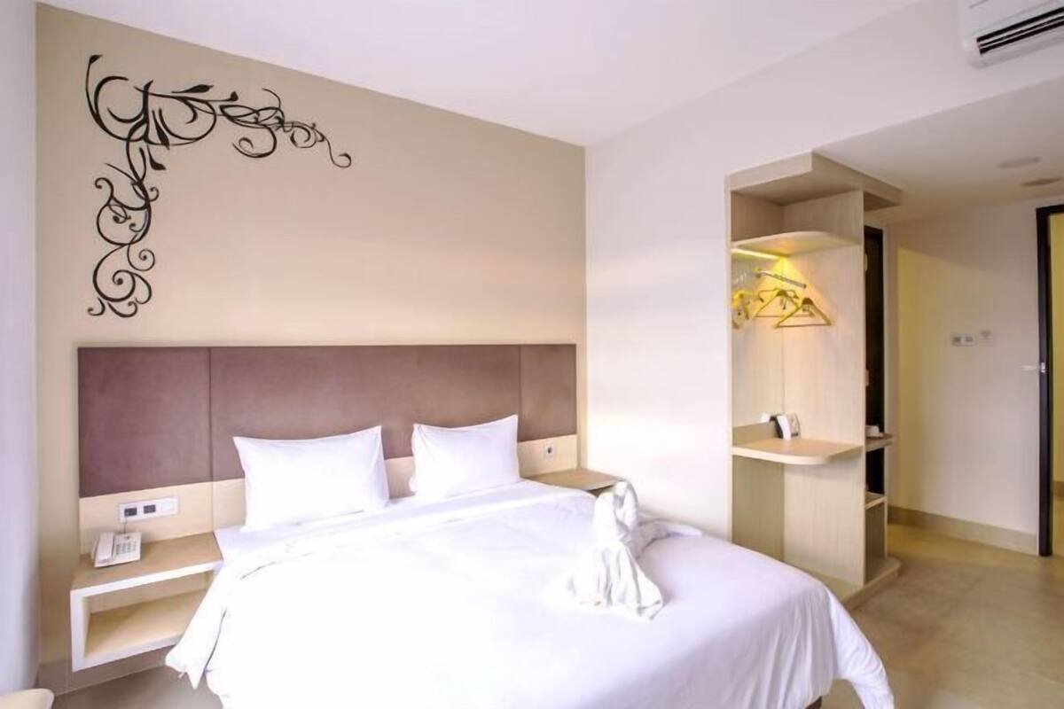 In-room safe, desk, blackout curtains, soundproofing