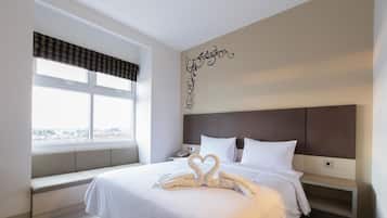 Deluxe with BathTub | In-room safe, desk, blackout curtains, soundproofing