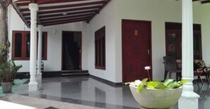 Front of property - House Of Seya (Negombo)