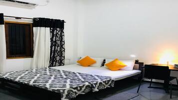 4 bedrooms, in-room safe, individually decorated, individually furnished
