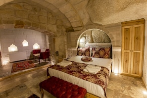 Dobbeltrom – junior | Skrivebord, lydisolert, strykejern/-brett og barnesenger (inkludert)