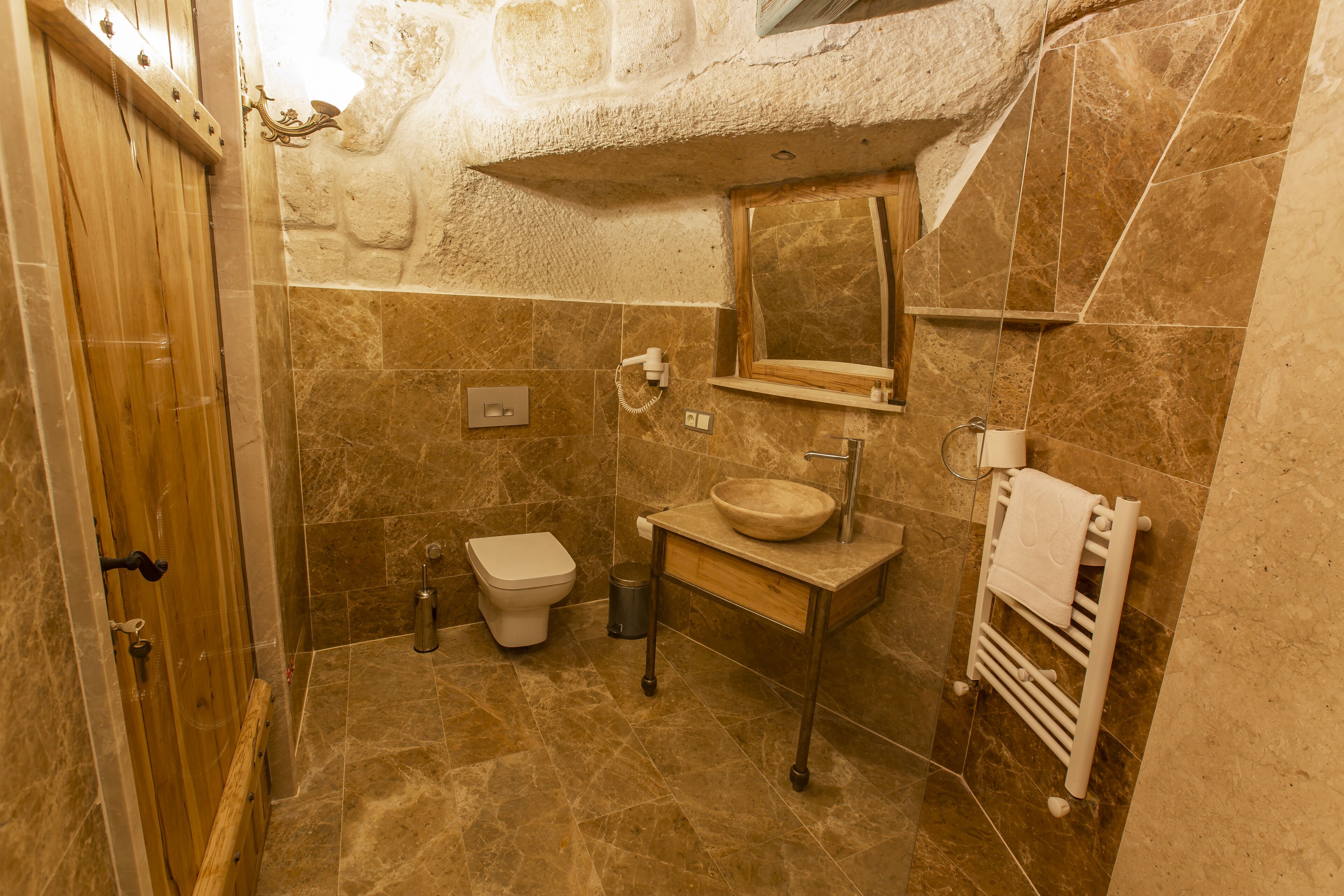 double room | bathroom sink