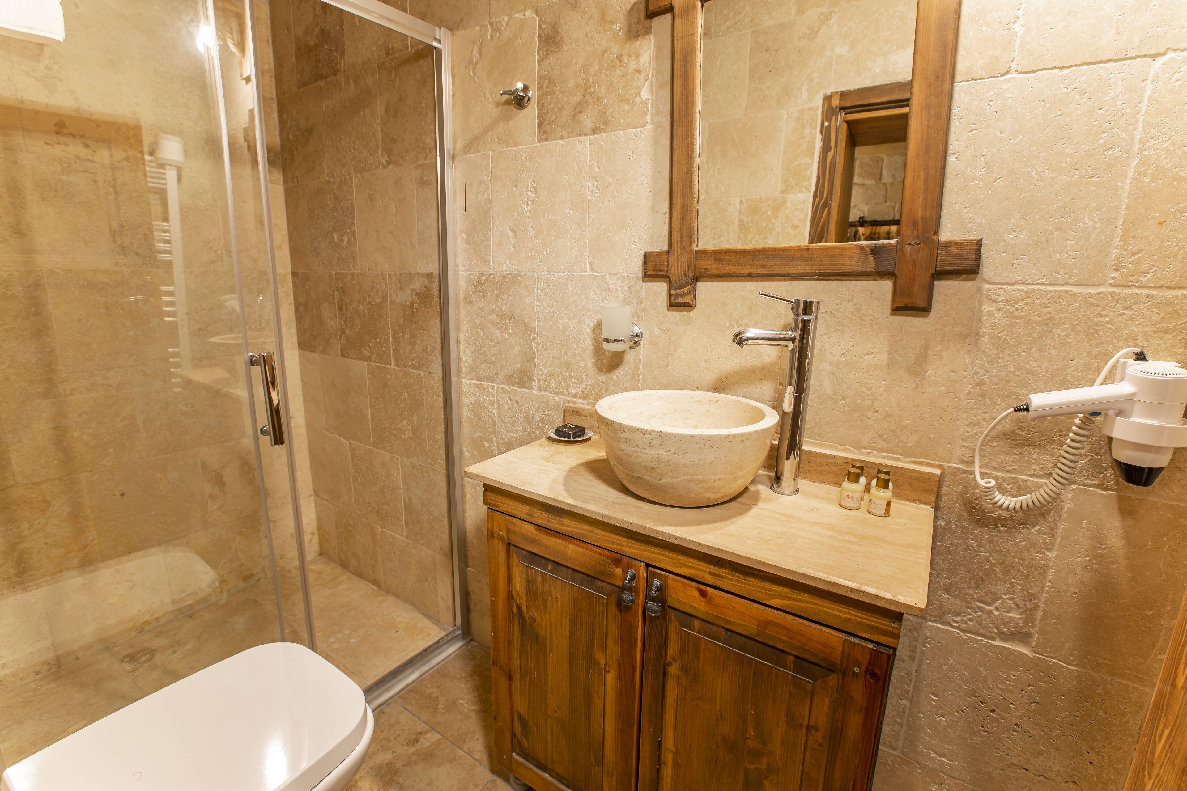 double room | bathroom shower